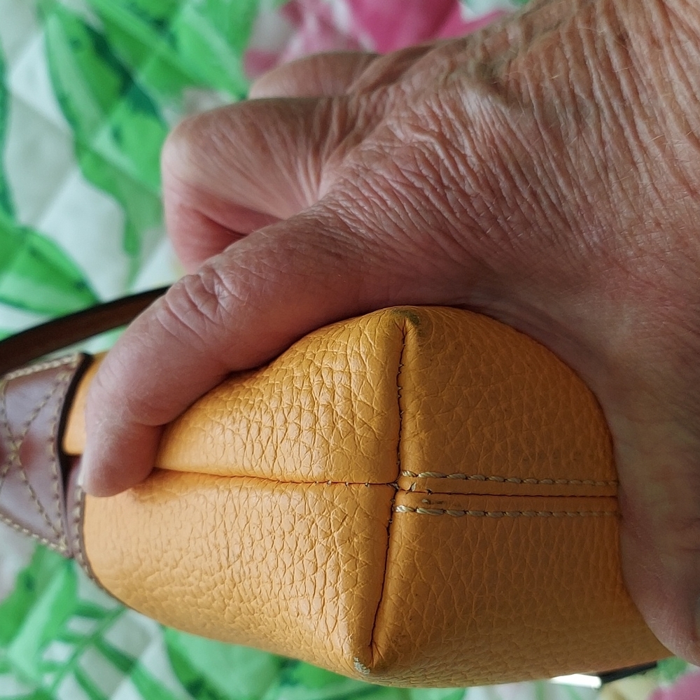 Dooney & Bourke crossbody leather Pouchette - Picture 14 of 14